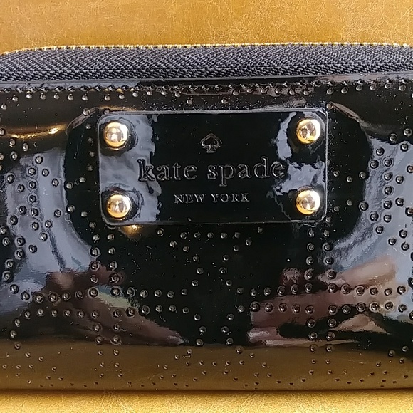 Kate Spade patent leather wristlet wallet - Picture 2 of 15
